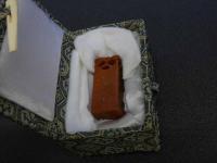 5　5　印材　青田石　紅青田　花の彫　13×15×35㎜