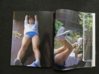 ６　倉石香織１ｓｔ写真集　微熱適齢期　撮影/井上一真　