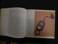 ６　2  FABLES IN IVORY　Japanese Netsuke and Their Legende　by　Adrienne　Barbanson　英文