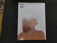 ６　2  吉川ひなの写真集　Blue Diamond