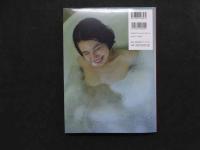 ６　2  村川絵梨写真集　Miles Away