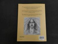 5　2  The Wedding Ghost　Leon Garfield　Charles Keeping　Oxford University Press　英文