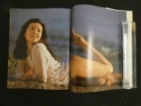 ３　8　山本理沙写真集　フレッシュスコラ１２　撮影・山岸伸　