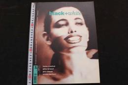 ４　black + white　英文