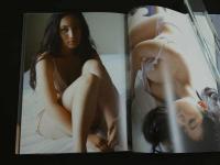 ４３　紗綾写真集　Saaya　撮影／西田幸樹　　第二刷