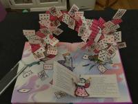 ２　海外絵本　仕掛け本　Alice's Adventures in Wonderland　Robert SABUDA　2003年　LITTLE SIMON　英文　洋書　児童書