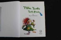 5　5　Tilla Trouble Tooth Pirate　むしばかいぞくのもじゃもじゃマルディー　日・英文　ローゼ＆モダルティス