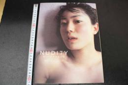 2  ４　菅野美穂写真集　NUDITY
