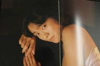 4　5　秋元ともみ写真集　少女が神話を創る時　撮影／前場輝夫・佐藤只一　　