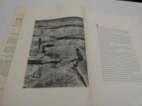 AUSTRAIA　ABORIGINAL　PAINTINGS－ARNHEMLAND　アーネムランドにおけるアボリジニの絵画　英文　１冊