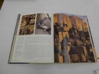 Dogon Africa's People of the Cliffs Robert Morton/edit 英文　１７６P　1冊