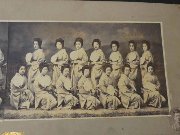 戦前 京都 芸妓・舞妓 28人 写真 2枚続 / 古本、中古本、古書籍の通販