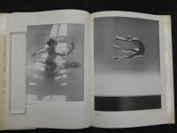 A Portrait of The Royal Ballet　Photographed by Anthony Crickmay　Introduction Anthony Dowell