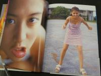 1　吉川ひなの写真集　NATURAL　撮影：萩庭桂太