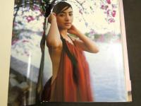 ８　石原さとみ写真集　たゆたい　撮影／熊谷貫　小学館　2005年
