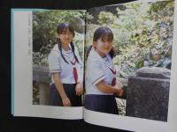 2  ９　内田由利亜、麗奈写真集