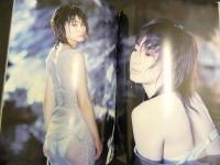 ８　６　②新山千春写真集　撮影/渡辺達生　ワニブックス　1998年初版