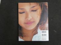 ８　６　石川梨華写真集　Rika Ishikawa　撮影/田中清美　竹書房　2001年初版