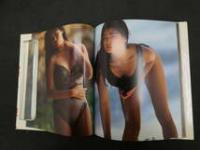 1 ６　①　小谷ゆみ写真集越えてる融点　野村誠一撮影　　