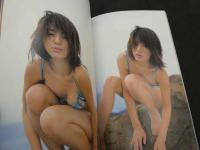 ６　5　井川遥写真集　Good vibwatione haruka igawa　沢渡朔/撮影　2001年重版