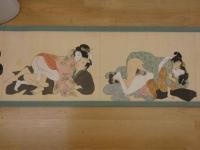 ８　４　春画　明治大正期写　絹本彩色　約25×415cm　１巻　枕絵　古文書