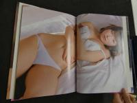 2  ８　桜朱音ファースト写真集　ホワイトルーム