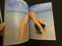 9　5　小森未来写真集　パラワンブルー　撮影：高橋生建