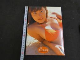 ６　5　平山綾写真集　miracle 奥山栄一撮影