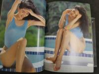 5　5　宮沢麻衣子写真集　お好きにお喰べ　撮影：稲村幸雄・高橋景一　平成2年初版
