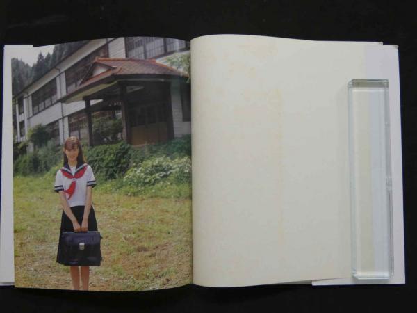 8 沢木瞳写真集 17歳 初夏のアルバム(奥舜) / 古本、中古本、古書籍の 