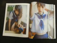 2  5　小坂奈緒1st写真集　君は誰？