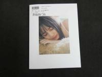 2  5　小坂奈緒1st写真集　君は誰？