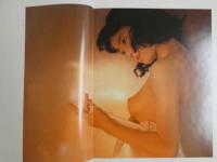 ４　荻野目慶子写真集　SURRENDER　