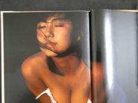 ４　5　松岡知重写真集　醒めない陶酔　撮影／野村誠一　