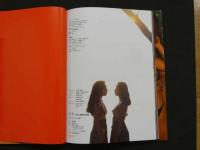 5　5　「赤い糸」　キューティー鈴木＆尾崎魔弓写真集　撮影/清水清太郎　1992年初版