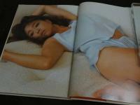 ４　5　坂口良子写真集　良子　撮影／清水清太郎