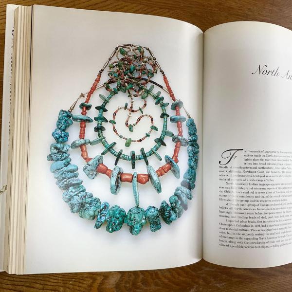 The history of beads from 30,000 B.C. to the present(Lois