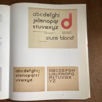 Das A und O des Bauhauses. Bauhauswerbung. Schriftbilder, Drucksachen, Ausstellungsdesign.
