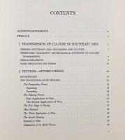 【洋書】Contemporary Southeast Asian arts and crafts: ethnic craftsmen at work with how-to instructions for adapting their crafts（現代東南アジアの芸術と工芸：民族職人の仕事と応用のための作り方解説）