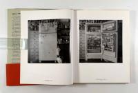 冷蔵庫: 潮田登久子・写真集〈Bee books〉【サイン入り】