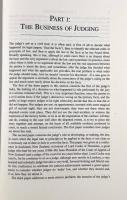 【洋書】The Business of Judging: Selected Essays and Speeches（裁くという営み：論文と講演選集）