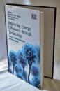 Improving Energy Efficiency Through Technology: Trends, Investment Behaviour and Policy Design ハードカバー