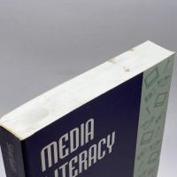 Media Literacy Praeger Publishers Inc Silverblatt, Art