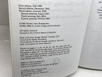 洋書　授乳中の幼時の子育て　Mothering Your Nursing Toddler　 LA Leche League Intl　 Norma JaneBumgarner