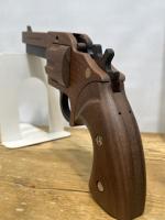 ゴム銃 GRASP コルトパイソン357 木製 ウオルナット材 ピストル ササキ工芸 モデルガン 輪ゴム 鉄砲 武器