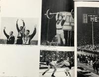 『昭和の記録』Ｐolydor（ＬＰレコード2枚付）発売元：日本グラモフォン株式会社 昭和43年 写真資料協力：NHK 共同通信社 時事通信社 他