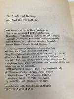 Magic Tree House #1: Dinosaurs Before Dark  Random House Books for Young Readers Osborne, Mary Pope