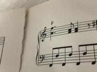 バイエルでひけるこどもポップス アニメヒット曲集1 ヤマハミュージックエンタテイメントホールディングス