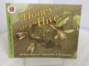 Honey in a Hive (Let's-Read-and-Find-Out Science 2) HarperCollins Rockwell, Anne