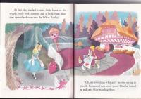 (英文絵本)　WALT DISNESY'S  ALICE in Wonderland WAMEET THE WHITE RABBIT ウォルトディズニー　ふしぎの国のアリス　白いうさぎに会う